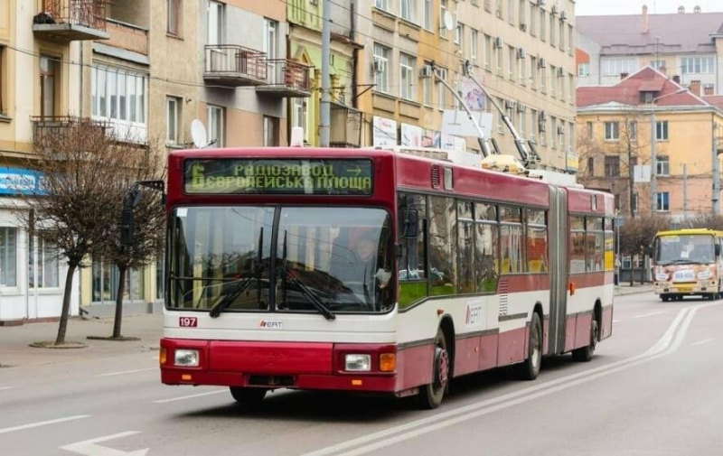 В Івано-Франківську тимчасово деякі тролейбуси змінять маршрут