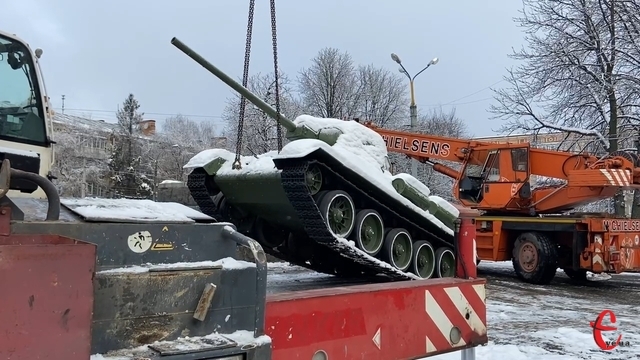 Демонтований танк у Хмельницькому замінить нова скульптура: що хочуть встановити